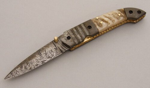 Unknown Maker Linerlock with Rams Horn Scales handle material - Obverse Side - Item #KLC08221