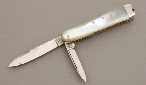 Magnetic Cutlery Co. Gents Folder with Mother of Pearl Scales handle material - Obverse Side - Item #KLC08288