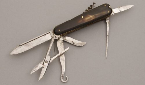 John Round & Son Gents Multi-Blade Folder with Cattle Horn Scales handle material - Obverse Side - Item #KLC08289