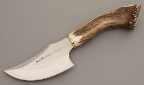 Muela Knives Sabueso Skinner with Stag Crown handle handle material - Obverse Side - Item #KLC08298