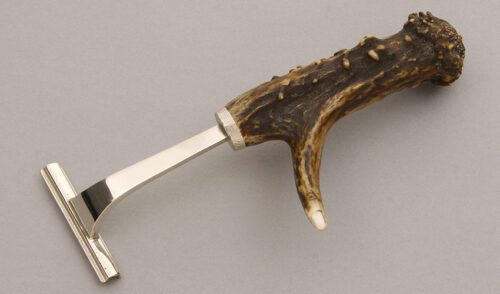 Mel Gurganus Stag Handled Razor with Crown Stag Handle handle material - Obverse Side - Item #KLC08370