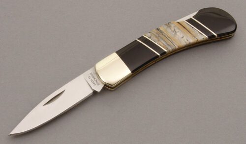 Sante Fe Stoneworks Gents Lockback with Black Jet Stone & Wood handle material - Obverse Side - Item #KLC08693