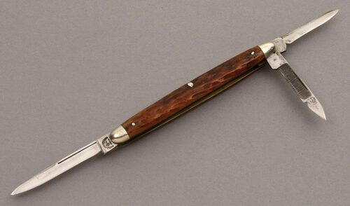 Battle Axe Cutlery Co. Whittler with Jigged Bone Scales handle material - Obverse Side - Item #KLC08838
