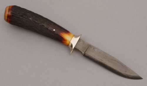 Peter Martin Small Hunter with Amber Stag Handle handle material - Obverse Side - Item #KLC08990