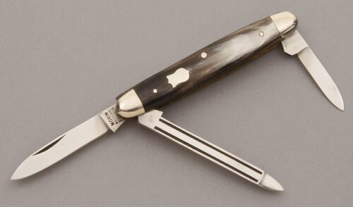 Ern Cutlery Gents Pocket Knife with Buffalo Horn Handle Scales handle material - Obverse Side - Item #KLC09651