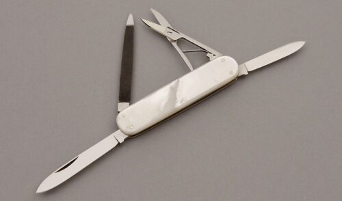 Hen & Rooster Multi-Blade Pen Knife with Mother of Pearl Scales handle material - Obverse Side - Item #KLC09921
