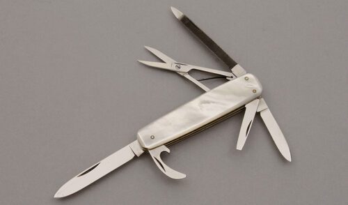 Hen & Rooster Gents Multi-Blade Knife with Mother of Pearl Scales handle material - Obverse Side - Item #KLC09928