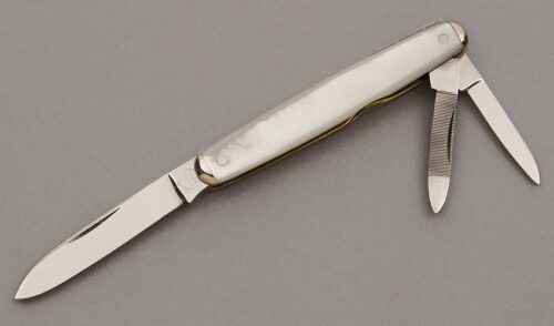 Remington UMC R6534 Whittler with Mother of Pearl Scales handle material - Obverse Side - Item #KLC09985