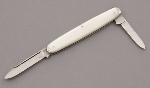 E.C. Simmons K863 Two Blade Senator with Mother of Pearl Scales handle material - Obverse Side - Item #KLC10032