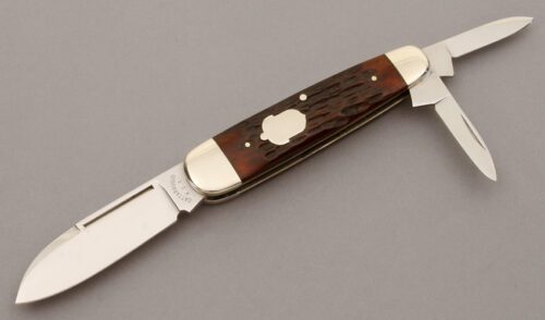 Cattaraugus Cutlery KCC CM-14 Sleeveboard Whittler with Jigged Bone Handle Scales handle material - Obverse Side - Item #KLC10357