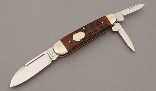 Cattaraugus KCC CM-14 Sleeveboard Whittler with Brown Jigged Bone Scales handle material - Obverse Side - Item #KLC10663