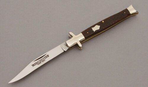 Winchester Knives W15 1901 Bow-Tie Folder with Brown Jigged Bone Scales handle material - Obverse Side - Item #KLC10983