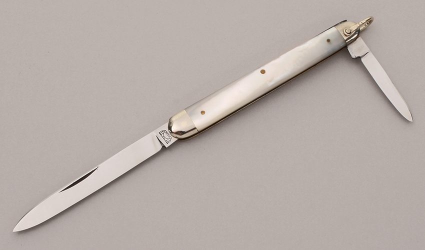 E. Bruckmann Slim Sleeveboard with Mother of Pearl Scales handle material - Obverse Side - Item #KLC12145