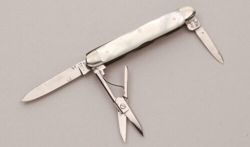 Kissing Crane Gents Pen Knife with Mother of Pearl Scales handle material - Obverse Side - Item #KLC12179