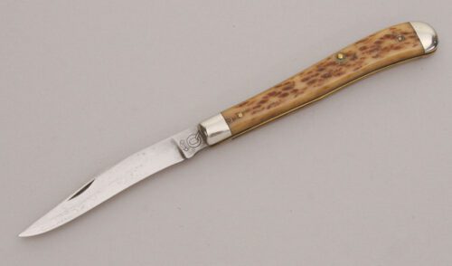 Queen Cutlery Slimline Trapper with Carmel Jigged Bone Scales handle material - Obverse Side - Item #KLC12578