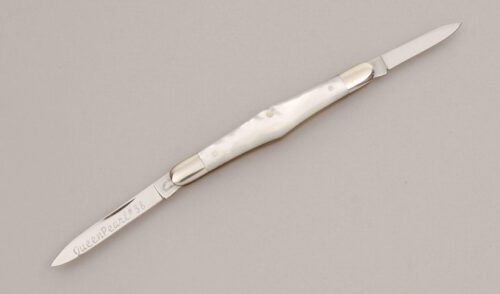 Queen Cutlery 38P Small Balloon Pen Knife with Mother of Pearl Scales handle material - Obverse Side - Item #KLC12661
