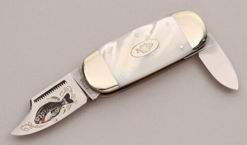 Bulldog Brand Knives Baby Sunfish with Mother of Pearl Scales handle material - Obverse Side - Item #KLC13068
