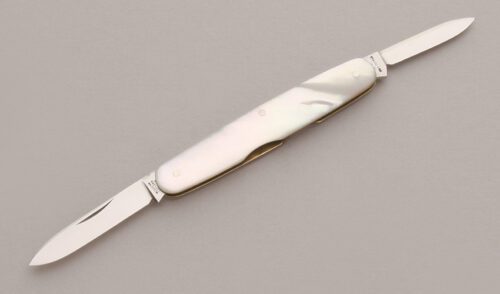Joseph Rodgers & Sons Gents Pen Knife with Mother of Pearl Scales handle material - Obverse Side - Item #KLC13258