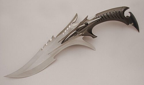 United Cutlery GH2014A Hibben Tiger Shark with Cast Handle handle material - Obverse Side - Item #KLC13638
