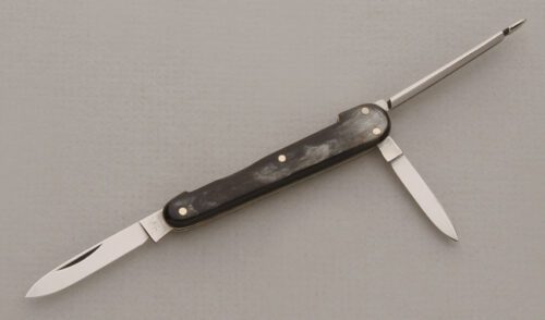 Hen & Rooster Knives Model 355 Lobster Pen with Buffalo Horn Handle Scales handle material - Obverse Side - Item #KLC13742