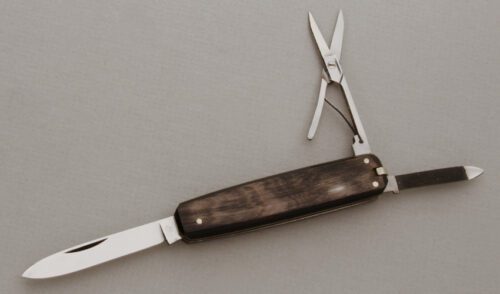 Hen & Rooster Multi-Blade Pen with Buffalo Horn Handle Scales handle material - Obverse Side - Item #KLC13743