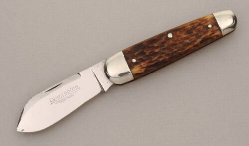 Remington Knives Sleeveboard Folder with Jigged Bone Scales handle material - Obverse Side - Item #KLC13818