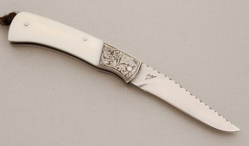 Wayne Valachovic Custom Tail Lock Folder with Mother of Pearl Scales handle material - Obverse Side - Item #KLC13903