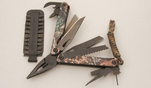 Leatherman Tool Charge Multi Tool with Realtree Camo Plastic Scales handle material - Obverse Side - Item #KLC14597