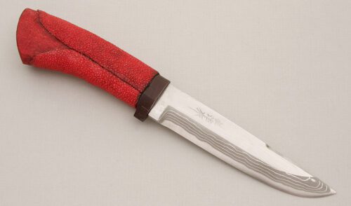 Takeshi Saji Kuro Hunter with Red Stingray Wrapped Wood handle material - Obverse Side - Item #KLC14648
