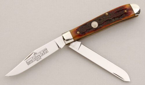 Queen Cutlery PH-02 Trapper with Brown Jigged Bone Scales handle material - Obverse Side - Item #KLC14943