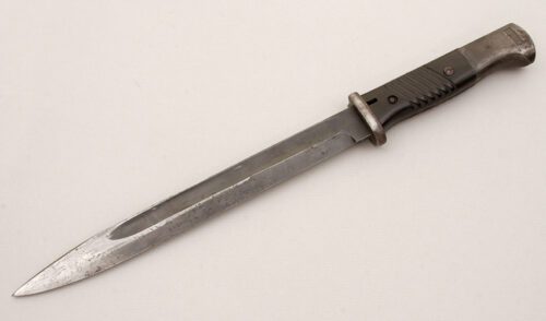 Carl Eickhorn Seitengewehr 98 Bayonet with Ribbed Bakelite Handle handle material - Obverse Side - Item #KLC14981