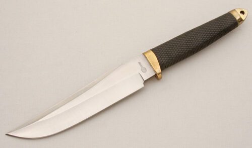 United Cutlery Black Dragon Bowie with Rubberized Handle handle material - Obverse Side - Item #KLC15328