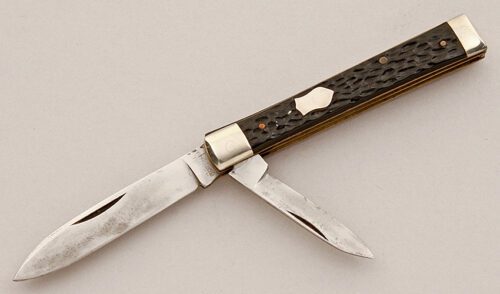 Imperial Knife Co. Doctor's Knife with Brown Jigged Delrin Scales handle material - Obverse Side - Item #KLC15820