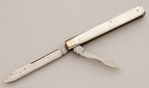 W.M. Enders Co. Doctor's Knife with Mother Of Pearl Scales handle material - Obverse Side - Item #KLC15899